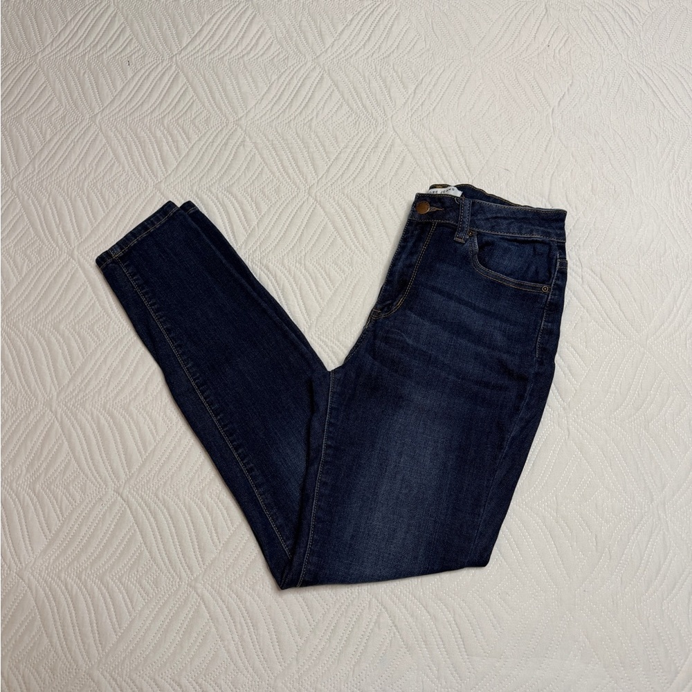 Encore Jeans Women’s Dark Blue Stonewashed Skinny Jeans. Size 7